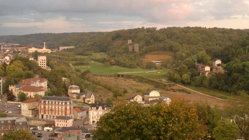 Longwy et son golf.jpg