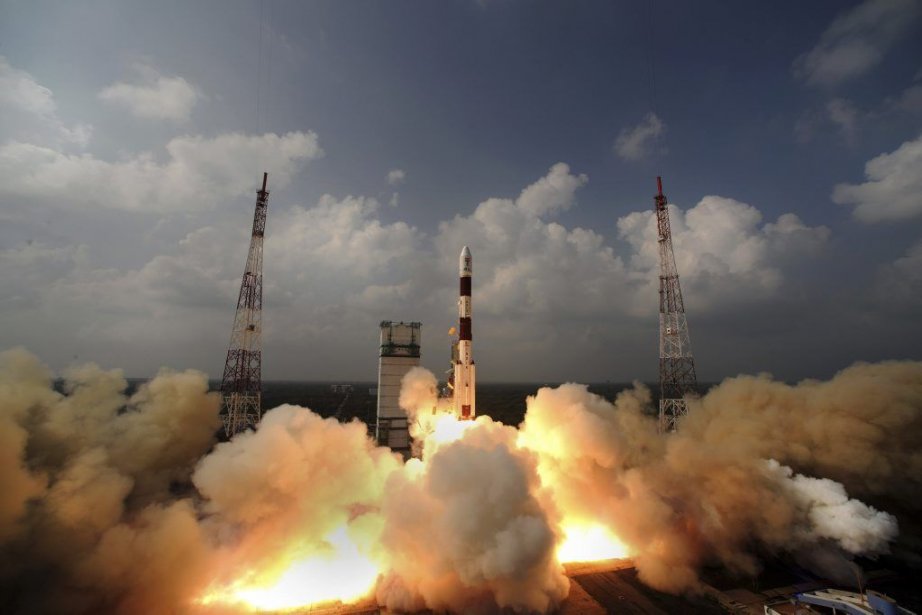 779744-fusee-lance-sonde-mangalyaan-decolle.jpg