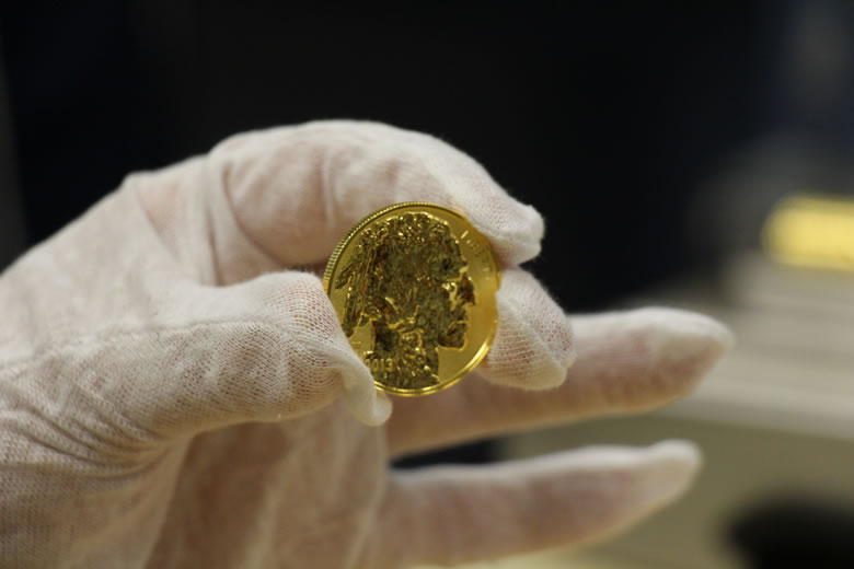 Obverse-or-Heads-Side-of-2013-W-50-Reverse-Proof-Gold-Buffalo.jpg